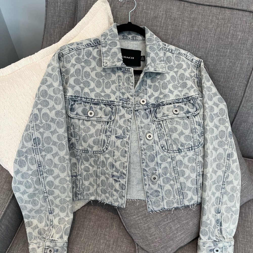 Coach Light Wash Logo Print Denim Jacket - Grey/White cropped